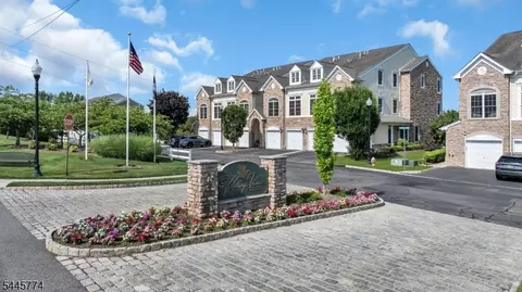 28 Forshee Cir, Montvale, NJ 07645