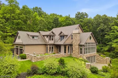 13 Old Swartswood Rd, Newton, NJ 07860