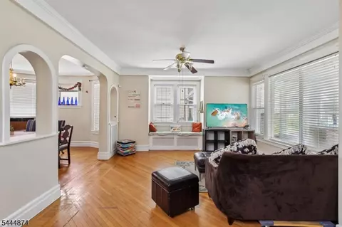 711-713 Degraw Ave, Newark, NJ 07104