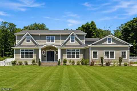 2 Wingate Dr, Livingston, NJ 07039