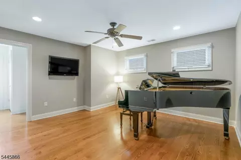 8 Hooker St, Middlesex, NJ 08846 photo 15