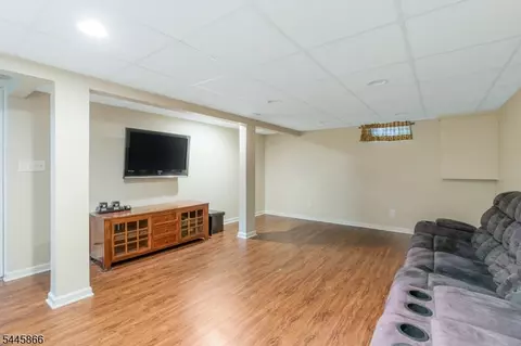8 Hooker St, Middlesex, NJ 08846 photo 18