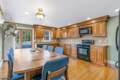 8 Hooker St, Middlesex, NJ 08846 photo 7
