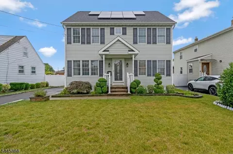 8 Hooker St, Middlesex, NJ 08846
