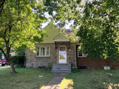 52 Lakeview Ave, Paterson, NJ 07503
