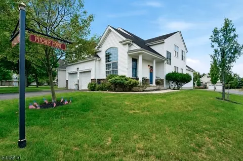 6 Delaware Xing, Somerset, NJ 08873
