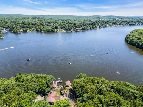 58 Mason St, Lake Hopatcong, NJ 07849