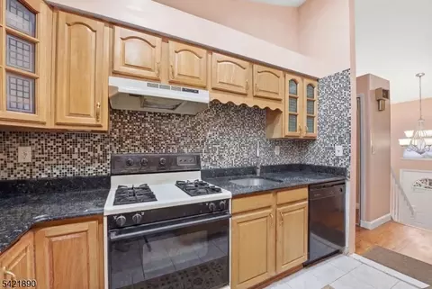 674 Berkeley Ave, City Of Orange, NJ 07050 photo 12
