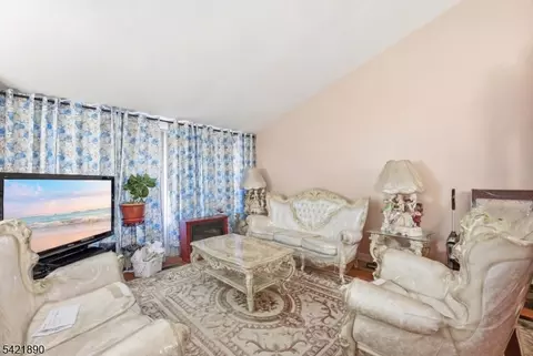 674 Berkeley Ave, City Of Orange, NJ 07050 photo 6