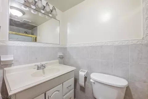 674 Berkeley Ave, City Of Orange, NJ 07050 photo 20