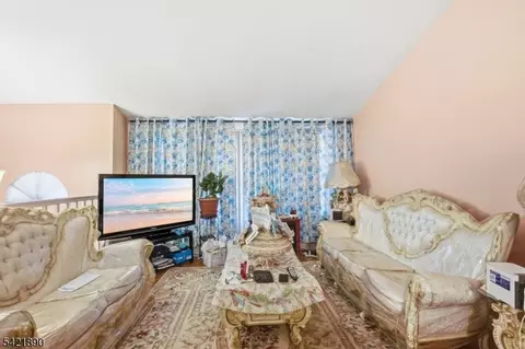 674 Berkeley Ave, City Of Orange, NJ 07050 photo 11