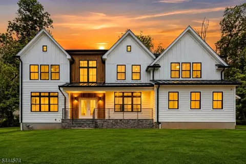 170 Johnston Drive Ext, Watchung, NJ 07069