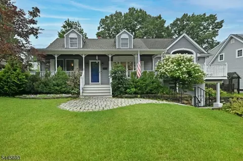 211 Spruce St, Midland Park, NJ 07432