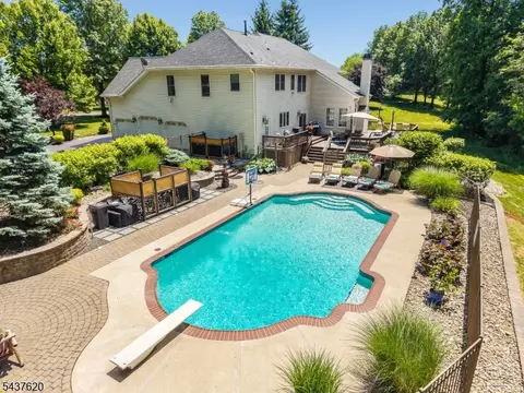 Exterior - 12 Wyckoff Rd, Hampton, NJ 08827 photo 14 of 18