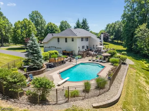 Exterior - 12 Wyckoff Rd, Hampton, NJ 08827 photo 15 of 18