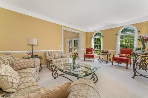 Living - 12 Wyckoff Rd, Hampton, NJ 08827 photo 2 of 3
