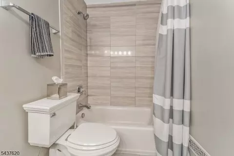 Bath - 12 Wyckoff Rd, Hampton, NJ 08827 photo 6 of 6