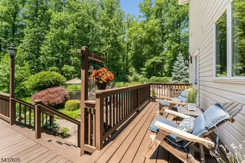 Exterior - 12 Wyckoff Rd, Hampton, NJ 08827 photo 5 of 18