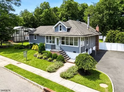 54 Davenport Ave, Roseland, NJ 07068