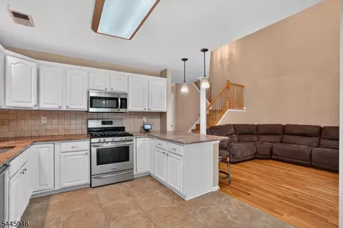 Entry Way - 115 Constitution Way, Basking Ridge, NJ 07920 photo 4 of 6