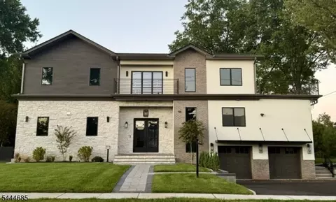 98 Haddenfield Rd, Clifton, NJ 07013