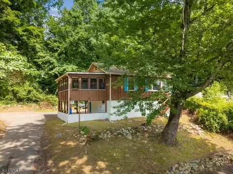 19 W Shawnee Trl, Wharton, NJ 07885