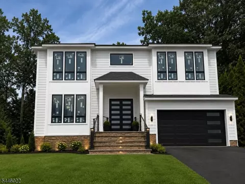29 Spier Dr, Livingston, NJ 07039