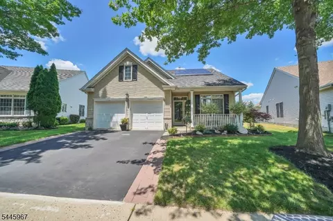30 Benjamin St, Franklin Twp, NJ 08873