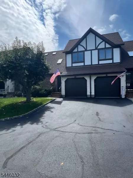 32 Adler Ct, Rockaway, NJ 07866
