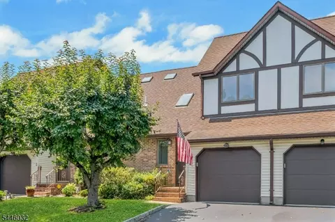 32 Adler Ct, Rockaway, NJ 07866