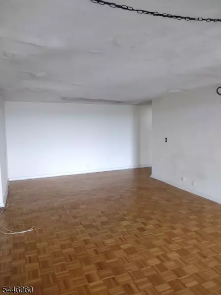 Living - 301 Beech St #7E, Hackensack, NJ 07601 photo 5 of 5