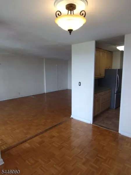 Living - 301 Beech St #7E, Hackensack, NJ 07601 photo 4 of 5