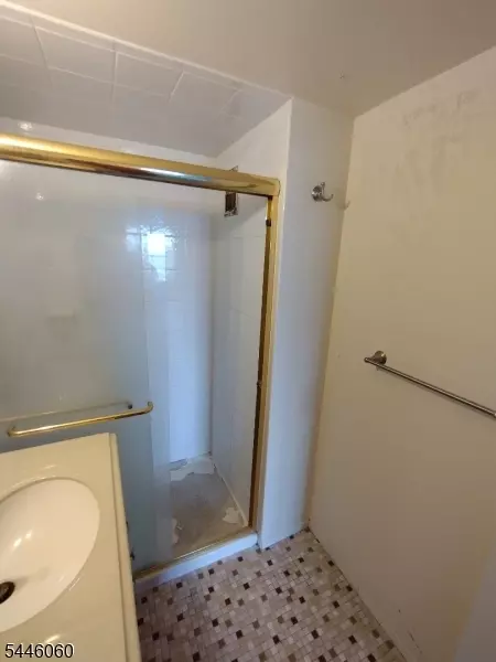 Bath - 301 Beech St #7E, Hackensack, NJ 07601 photo 3 of 3