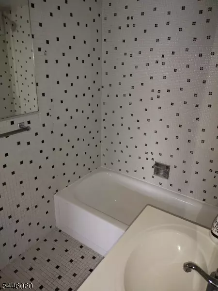 Bath - 301 Beech St #7E, Hackensack, NJ 07601 photo 1 of 3