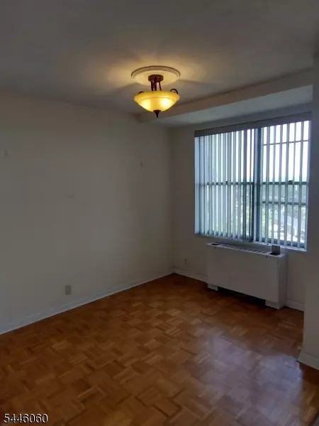 Living - 301 Beech St #7E, Hackensack, NJ 07601 photo 3 of 5
