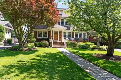 11 Windsor Pl, Montclair, NJ 07043