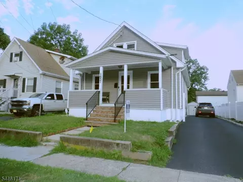 1657 W 3rd St, Piscataway, NJ 08854