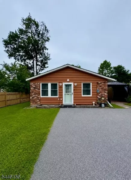 18 Prince St, Hamburg, NJ 07419