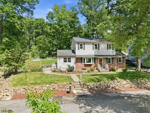 5 Greenwood Ave, Stanhope, NJ 07874
