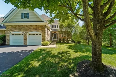 1 Roehm Ct, West Orange, NJ 07052