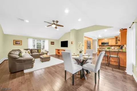 68 Fieldstone Pl, Wayne, NJ 07470 photo 16