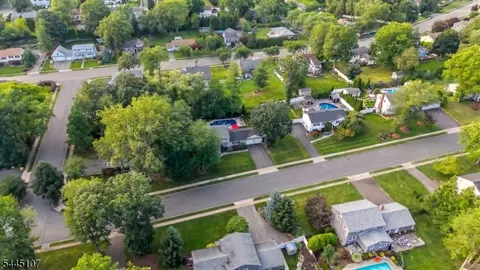 68 Fieldstone Pl, Wayne, NJ 07470 photo 37