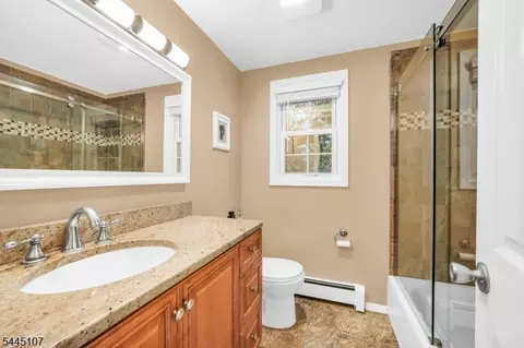 68 Fieldstone Pl, Wayne, NJ 07470 photo 24