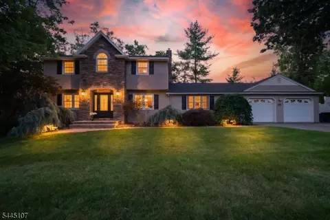 68 Fieldstone Pl, Wayne, NJ 07470