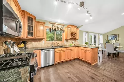 68 Fieldstone Pl, Wayne, NJ 07470 photo 11
