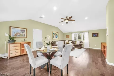 68 Fieldstone Pl, Wayne, NJ 07470 photo 15