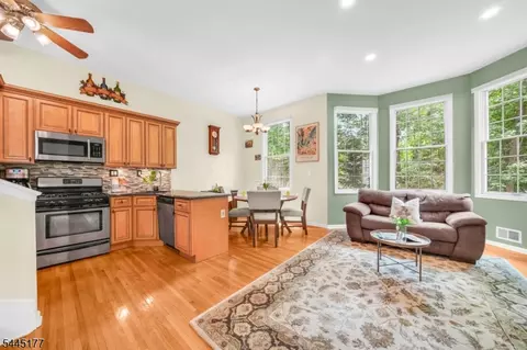 Other - 15 Nuthatcher Ct, Wayne, NJ 07470 photo 1 of 8