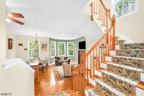 Entry Way - 15 Nuthatcher Ct, Wayne, NJ 07470 photo 1 of 3