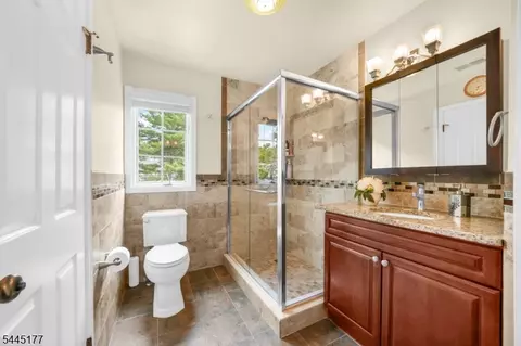 Bath - 15 Nuthatcher Ct, Wayne, NJ 07470 photo 3 of 5