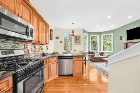 Kitchen - 15 Nuthatcher Ct, Wayne, NJ 07470 photo 1 of 1